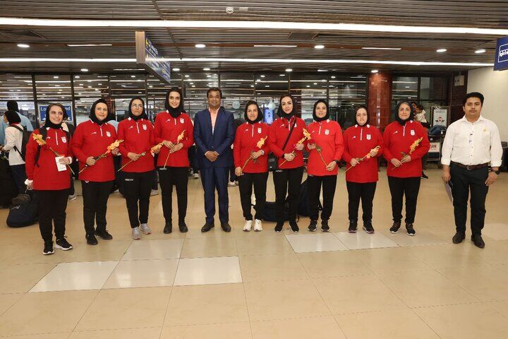 تیم فوتبال دختران ایران وارد بنگلادش شد