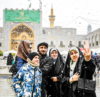 نگاهی به مناسبت ها و موقعیت هایی که با خانواده در حرم هستیم / یک آلبوم خانوادگی با امام‌ رضا علیه‌السلام