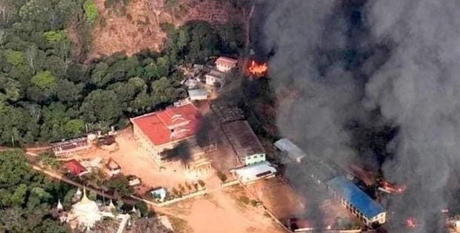 کشته شدن ۳۰ نفر در بمباران صومعه‌ای در میانمار