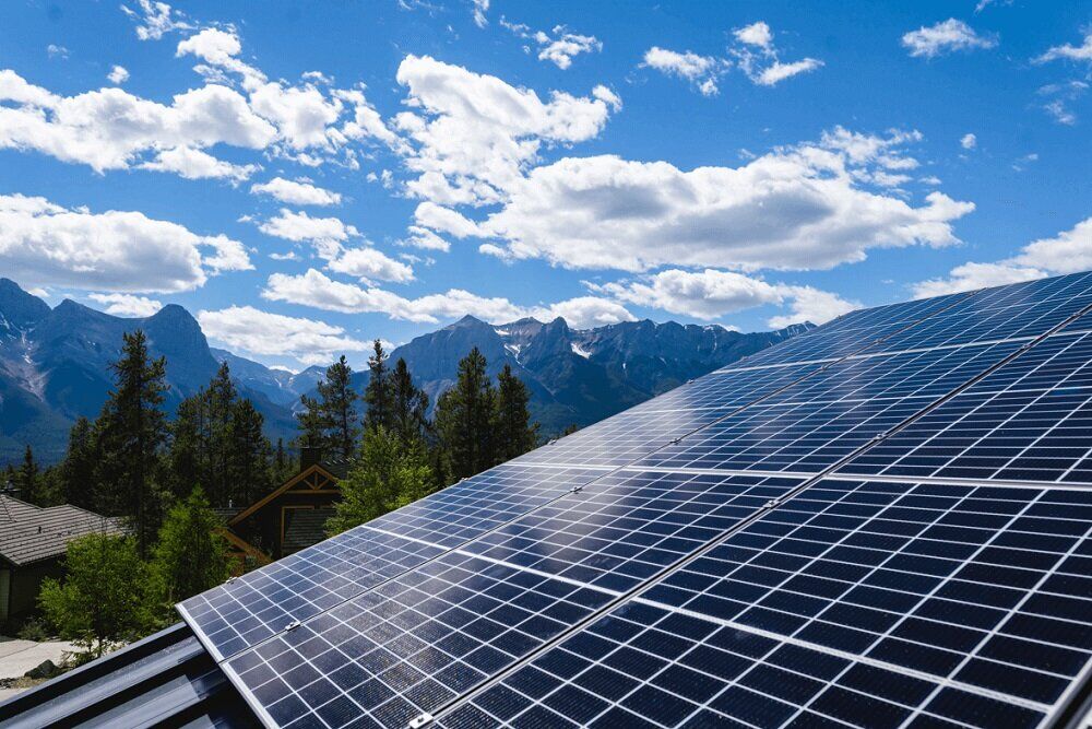 صدور مجوز ایجاد ۴۰۰۰ پنل خورشیدی در لرستان