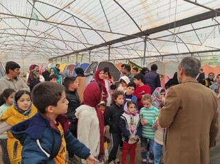 کودکان زلزله‌زده خوی گم شده در هیاهوی چادرها