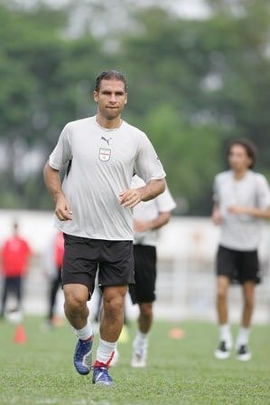 وقتی کاپیتان تیم ملی مقابل ایران بازی کرد/ صادقی: قلعهنویی ضد ستاره نیست