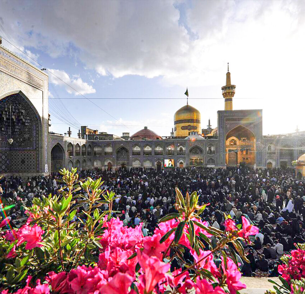 آیین گل‌آرایی حرم مطهر رضوی در نوروز / حرم مطهر با ۱۵۳ هزار شاخه گل آراسته می‌شود