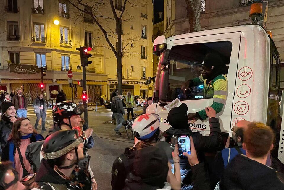 اصلاح نظام بازنشستگی فرانسه؛ درگیری معترضان و پلیس برای سومین شب متوالی
