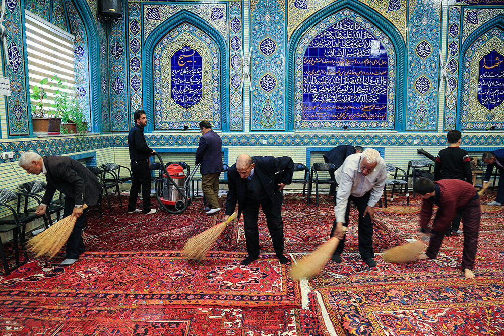 غبار روبی مساجد مقدمه مهمانی خدا/ سمنانی‌ها دست به کار شدند