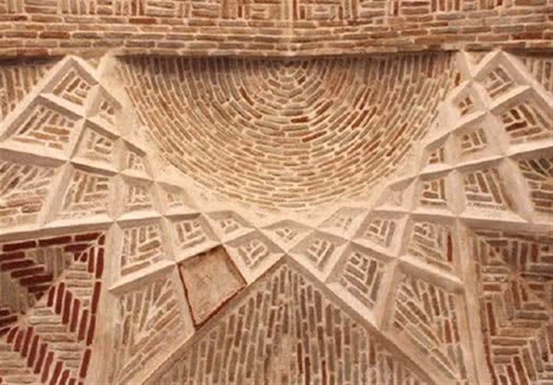 گشت و گذار نوروزی در جاذبههای گردشگری بجستان/ از کاروان سرای قاسمآباد تا مسجد جامع مرندیز