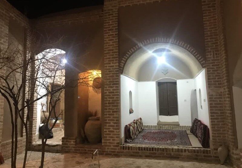 گشت و گذار نوروزی در جاذبههای گردشگری بجستان/ از کاروان سرای قاسمآباد تا مسجد جامع مرندیز