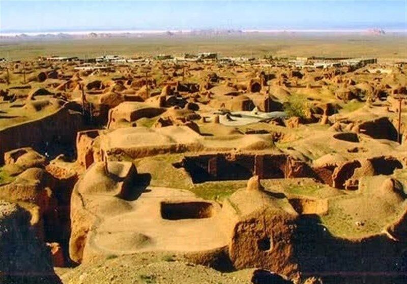 گشت و گذار نوروزی در جاذبههای گردشگری بجستان/ از کاروان سرای قاسمآباد تا مسجد جامع مرندیز