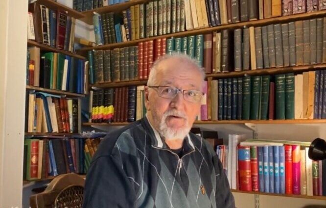 اندیشمندان برجستهای که امسال چهره در نقاب خاک کشیدند