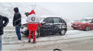 نجات سرنشینان ۲۵۲ خودروی گرفتار در برف اندیکا/ اسکان اضطراری ۸۰ نفر
