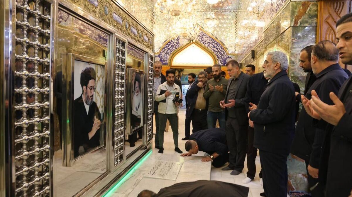 حضور سردار قاآنی بر مزار شهید ابومهدی المهندس +تصاویر