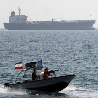 توقیف کشتی خارجی حامل ۱۲۵ هزار لیتر سوخت در خلیج‌فارس/ ۲۶ قاچاقچی در بازداشت سپاه