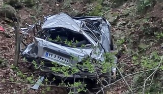 سقوط مرگبار خودروی پراید به دره در شفت