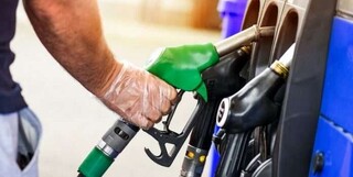 ممنوعیت فروش مکمل بنزین در جایگاه‌های سوخت استان فارس/مکمل‌های عرضه شده در پمپ بنزین‌ها مورد تایید نیست
