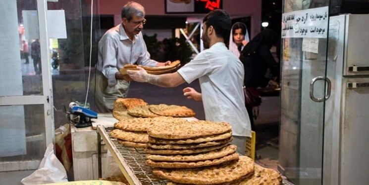 نانوایی‌های حمیدیه؛ به ازای هر نفر ۵ هزارتومان نان/آرد فروشی در روز روشن 