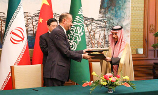 وزیران خارجه ایران و عربستان بیانیه مشترک امضا کردند / تسهیل روادید عمره و دعوت از امیرعبداللهیان برای سفر به ریاض