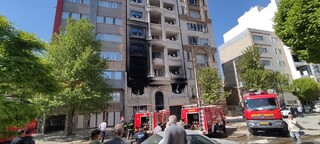 آتش سوزی ساختمان نیمه کاره ۸ طبقه در کرمانشاه/ یک کارگر مصدوم شد
