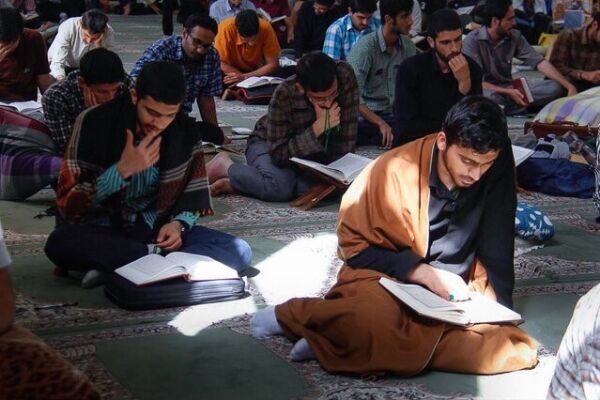 ثبت نام ۱۵۰۰ طلبه مشهدی برای مراسم اعتکاف