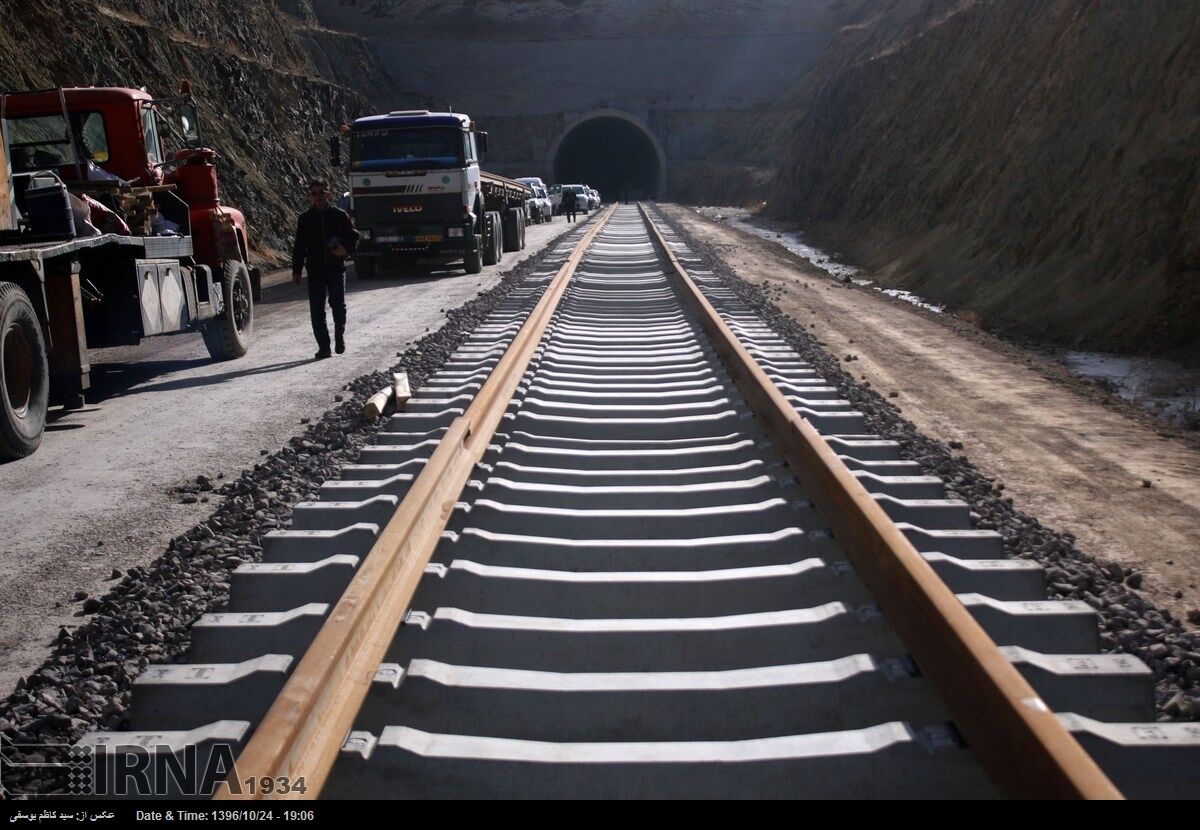 آغاز عملیات اجرایی ۷۰۰ کیلومتر خط‌آهن در ۸ استان 