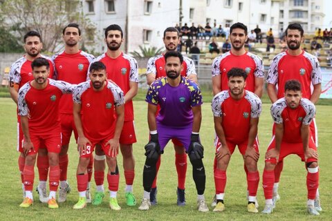 آخرین عکس تیمی بازیکنی که در زمین فوتبال درگذشت