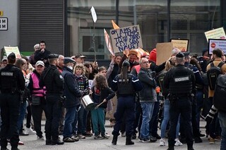 تداوم تظاهرات مردم فرانسه علیه دولت ماکرون