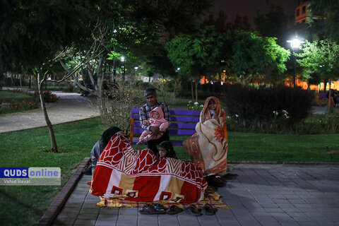 گزارش تصویری Iحضور مردم مشهد در خیابان پس از وقوع زلزله