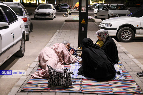 گزارش تصویری Iحضور مردم مشهد در خیابان پس از وقوع زلزله