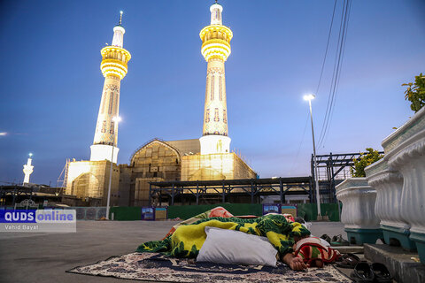 گزارش تصویری Iحضور مردم مشهد در خیابان پس از وقوع زلزله