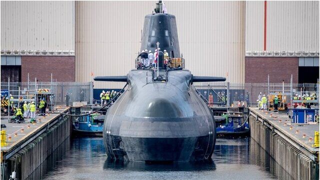 اسناد پیشرفته‌ترین زیردریایی انگلیس در توالت پیدا شد
