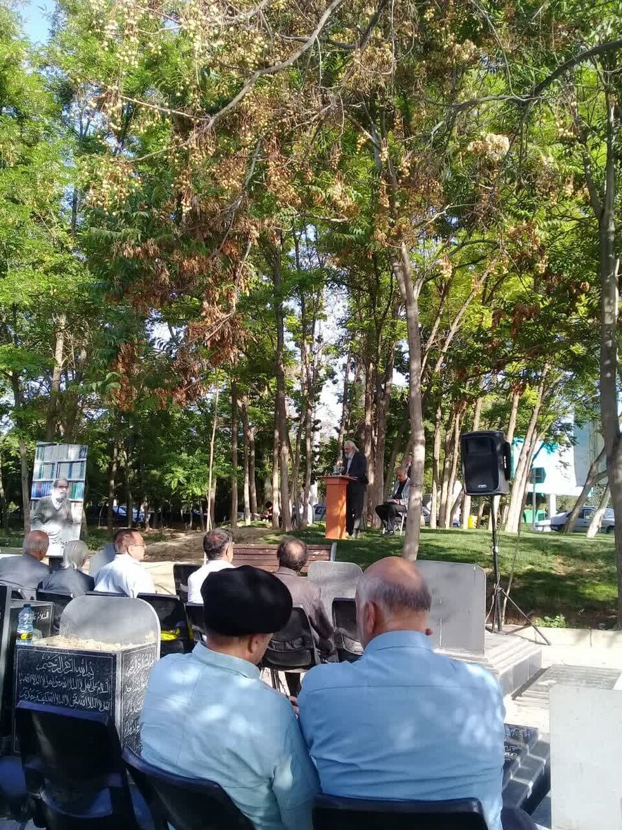 نهمین آیین تک چراغ در مراسم میثاق با هنرمندان در مشهد برگزار شد