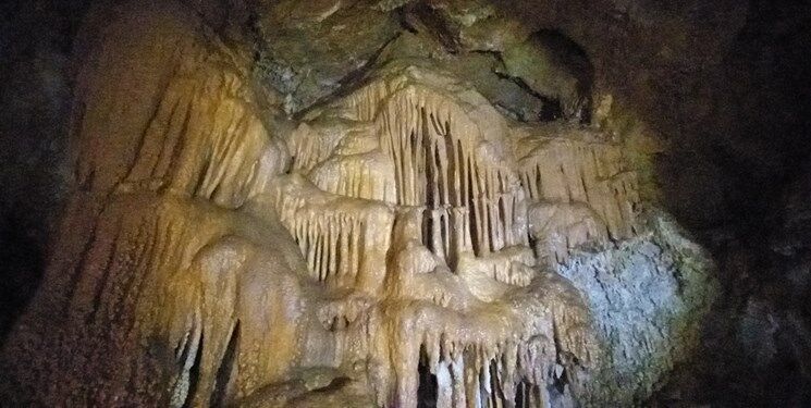 غار ۲۰۰ میلیون ساله چپر مراغه در آستانه تخریب با صدور مجوز برداشت آهک