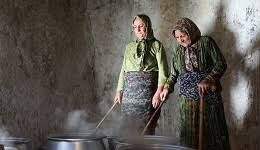 آیین سنتی پخت شیربرنج در روستای نوری تربت حیدریه برگزار شد
