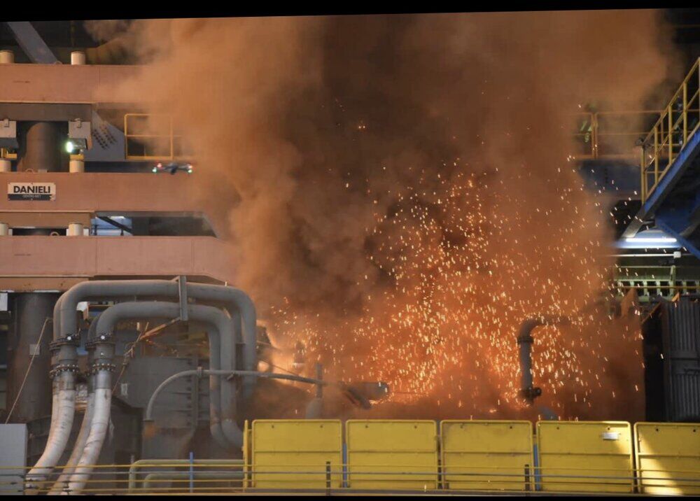 بهره‌برداری آزمایشی واحد فولادسازی نی‌ریز