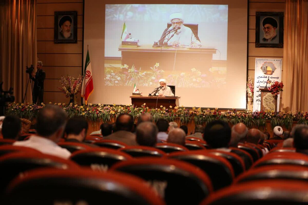 یک استاد حوزه علمیه: هیأتیها برای مقابله با جریان بیحجابی به اجرای برنامه در حسینیهها بسنده نکنند