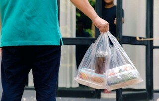 جزییات طرح ممنوعیت عرضه رایگان کیسه‌های پلاستیکی در فروشگاه‌های زنجیره‌ای