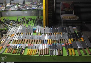 کشف ۲۰۰ قبضه سلاح سرد از یک مغازه‌دار اصفهانی