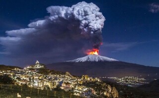 فعالیت آتش‌فشان پوپوکاتپتل مکزیک به مرحله هشدار قرمز رسید/تعطیلی مدارس و فرودگاه‌ها