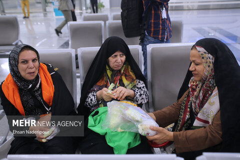 گزارش تصویری I مراسم بدرقه نخستین گروه از حجاج ایرانی به مراسم حج تمتع