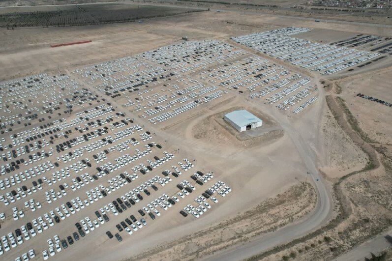 دپوی محصولات یکی از خودروسازان بزرگ به بهانه نبود قطعه/ خودروهای پارس و هایما در بینالود انبار شد