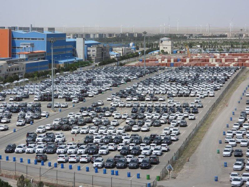 دپوی محصولات یکی از خودروسازان بزرگ به بهانه نبود قطعه/ خودروهای پارس و هایما در بینالود انبار شد