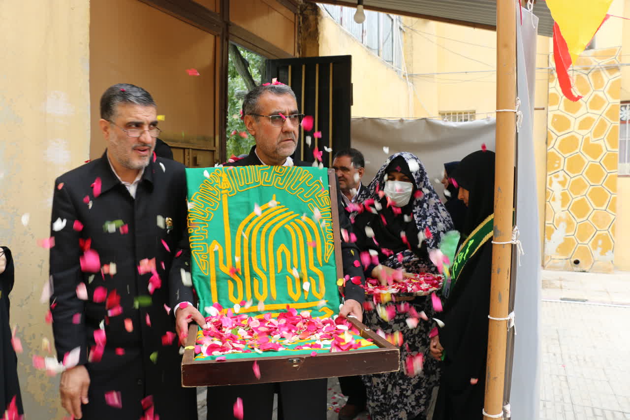 پرچم حضرت رضا(ع) در بند زنان ندامتگاه کرمانشاه + عکس‌