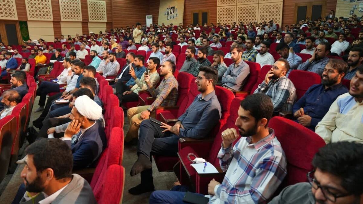 میثم مطیعی: حسادت و میل به شهرت باید در مداحی کنار گذاشته شود/ مهدی رسولی: سلبریتیها با حاشیه به شهرت میرسند