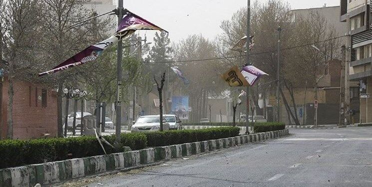 باد شدید و خیزش موقت گردوخاک در تهران
