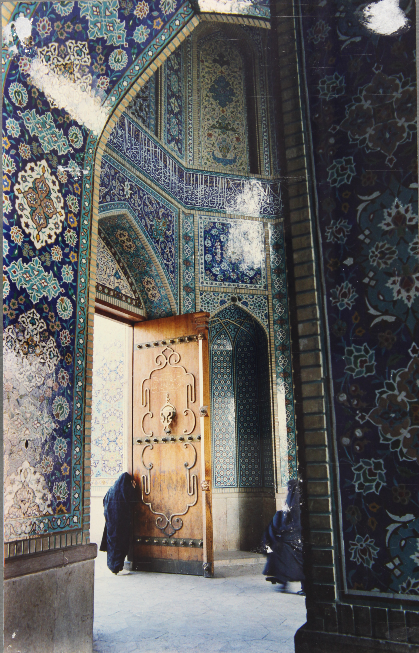 بررسی اسناد حرم احمدی در گنجینه رضوی