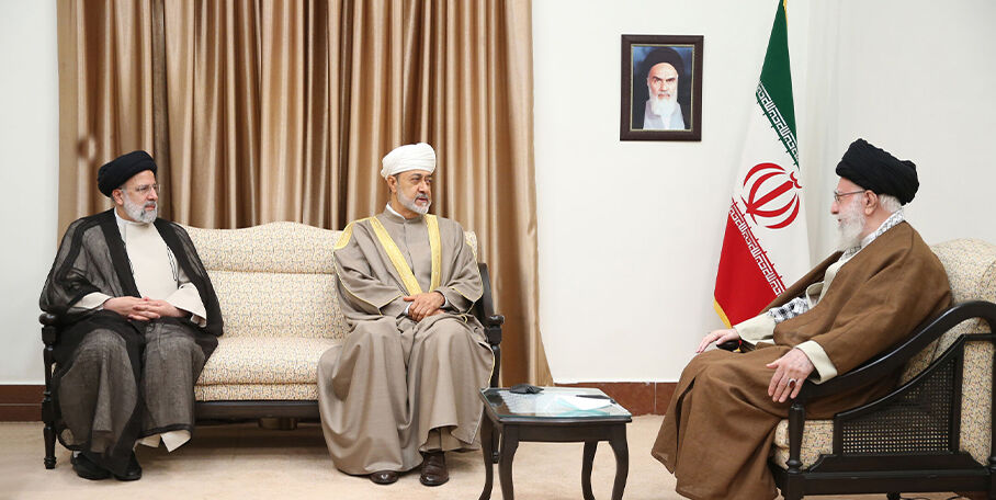 رهبر معظم انقلاب: گسترش روابط ایران و عمان به نفع هر دو کشور است / سیاست رژیم صهیونیستی ایجاد اختلاف و نبود آرامش در منطقه است