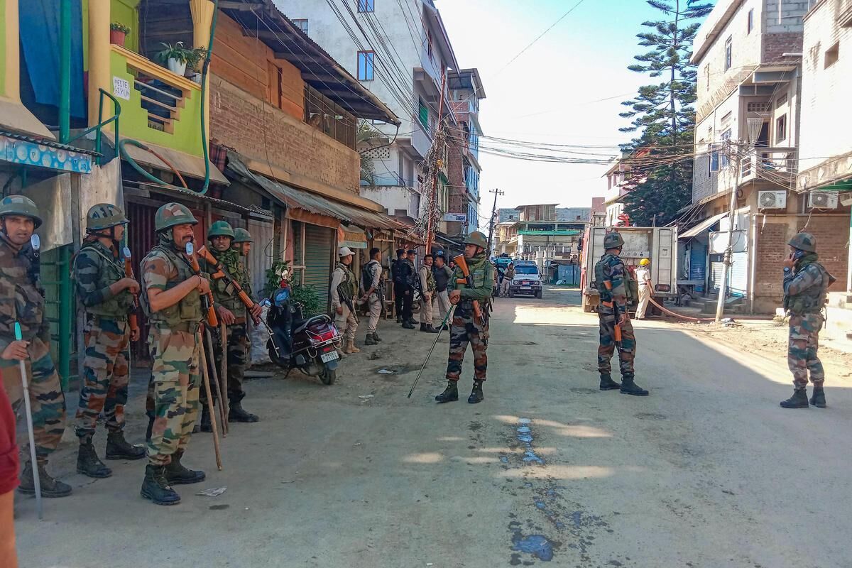 ۳۳ شبه‌نظامی هندی در درگیری با نیروهای امنیتی کشته شدند