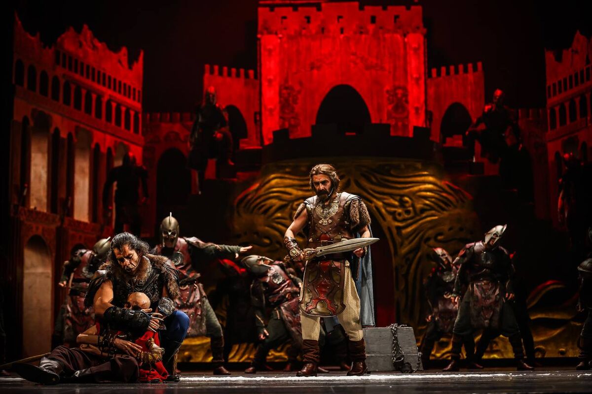 گذر از هفت خان پر خطر برای آزادی/ گفتوگو با حسین پارسایی، کارگردان نمایش «هفت خان اسفندیار»