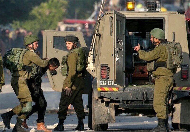 یورش نظامیان رژیم صهیونیستی به کرانه باختری و مصدومیت ده‌ها فلسطینی