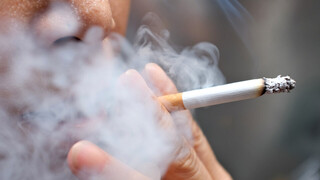 بانوان و کودکان در معرض دود درجه ۲ سیگار/ زنان سیگاری زودتر درگیر بیماری‌های ریه و سرطان می‌شوند