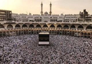 آداب رفتن به سفر حج در سیره عملی امام رضا(ع)